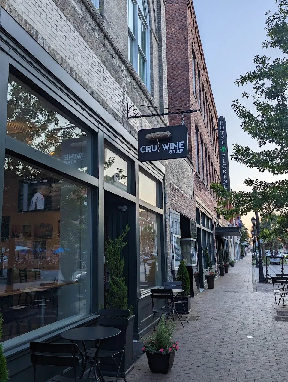 Cru Wine & Tap