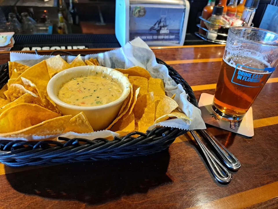 Off the Hook Raw Bar & Grill
