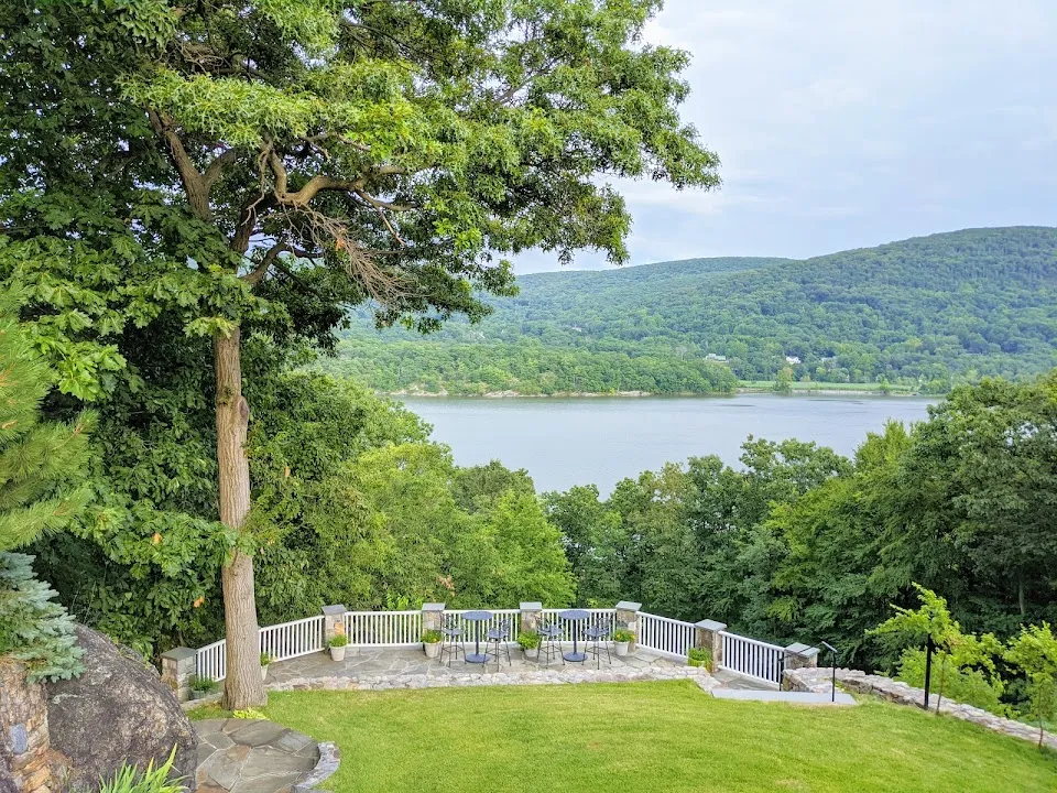 Hudson River Crest B&B