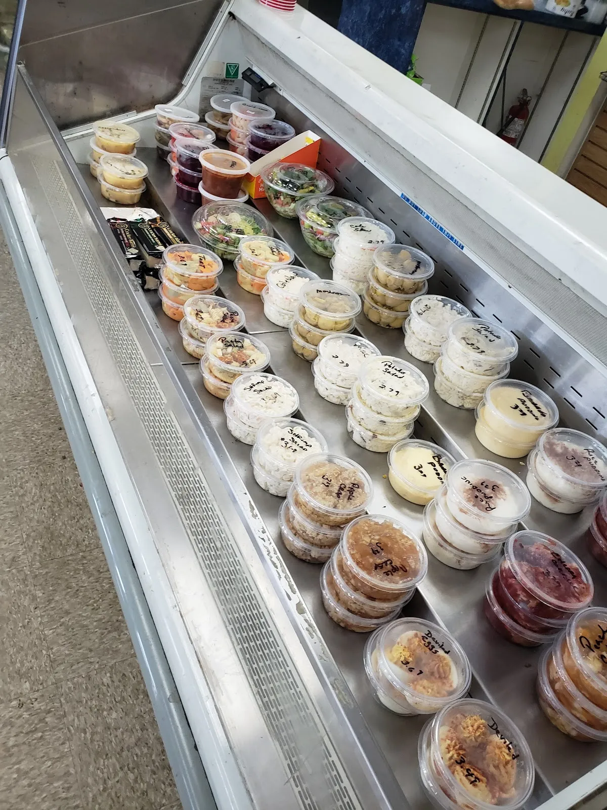 Renee's hot stuff deli