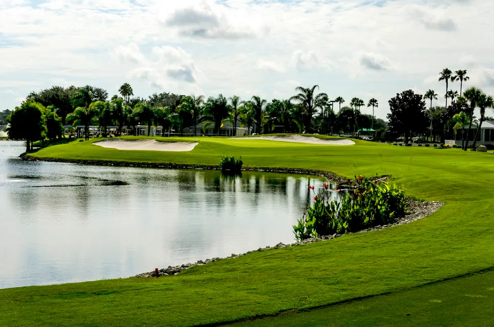 Crane Lakes Golf & Country Club