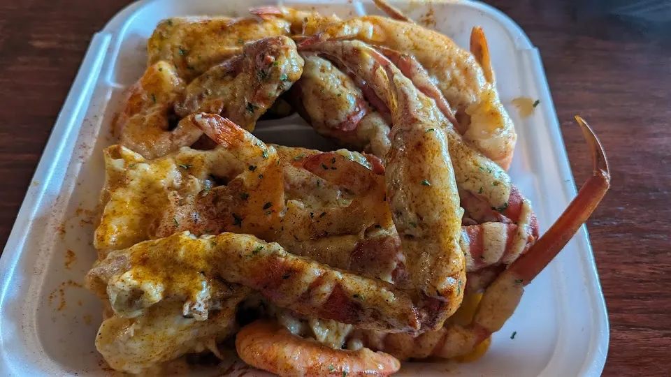 Chef Racks Garlic Crabs