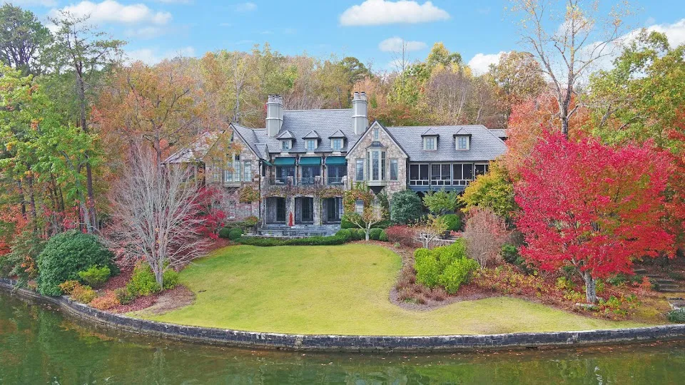 Evelyn Heald - Berkshire Hathaway HomeServices for Lake Burton and Lake Rabun Real Estate