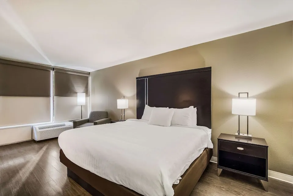 Clarion Inn & Suites Florence - Darlington