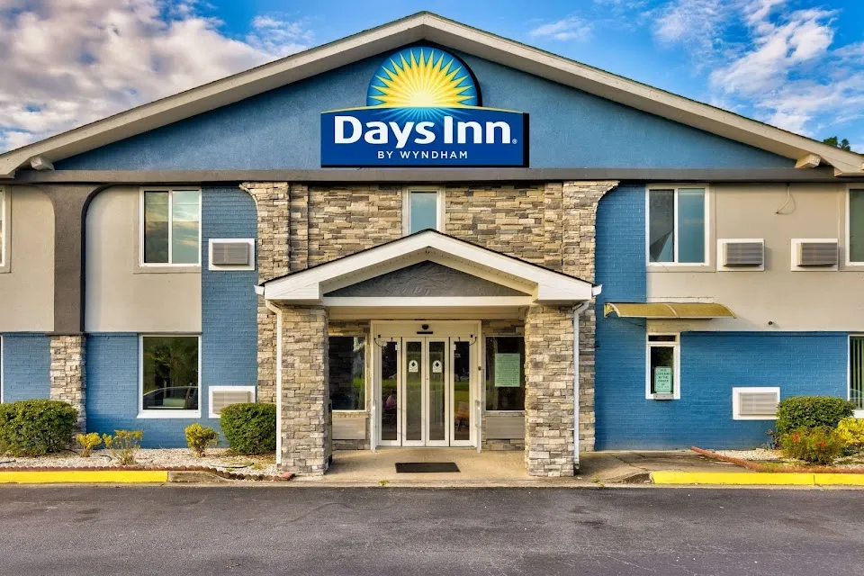 Days Inn by Wyndham Savannah Gateway I-95