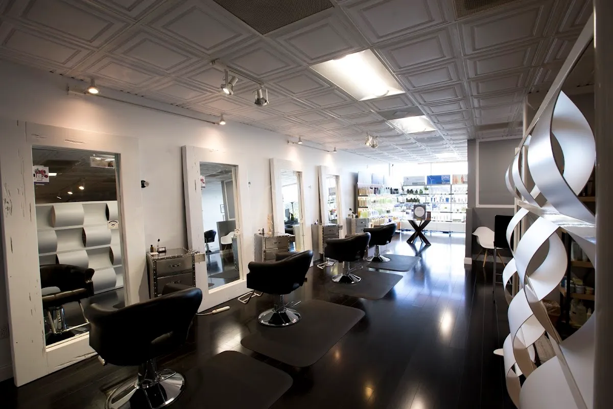 Loft 352 Aveda Salon