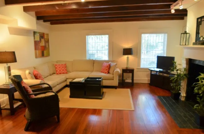 Stay Savannah Vacation Rentals - "Pulaski Square Retreat"