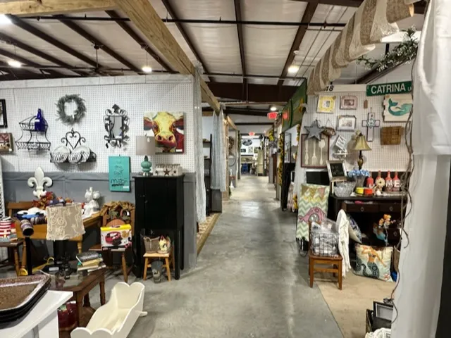 Ms. Rhonda's Antiques and More