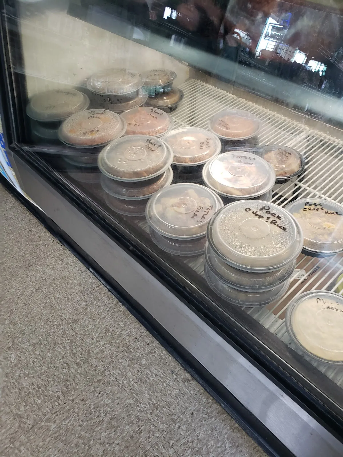 Renee's hot stuff deli