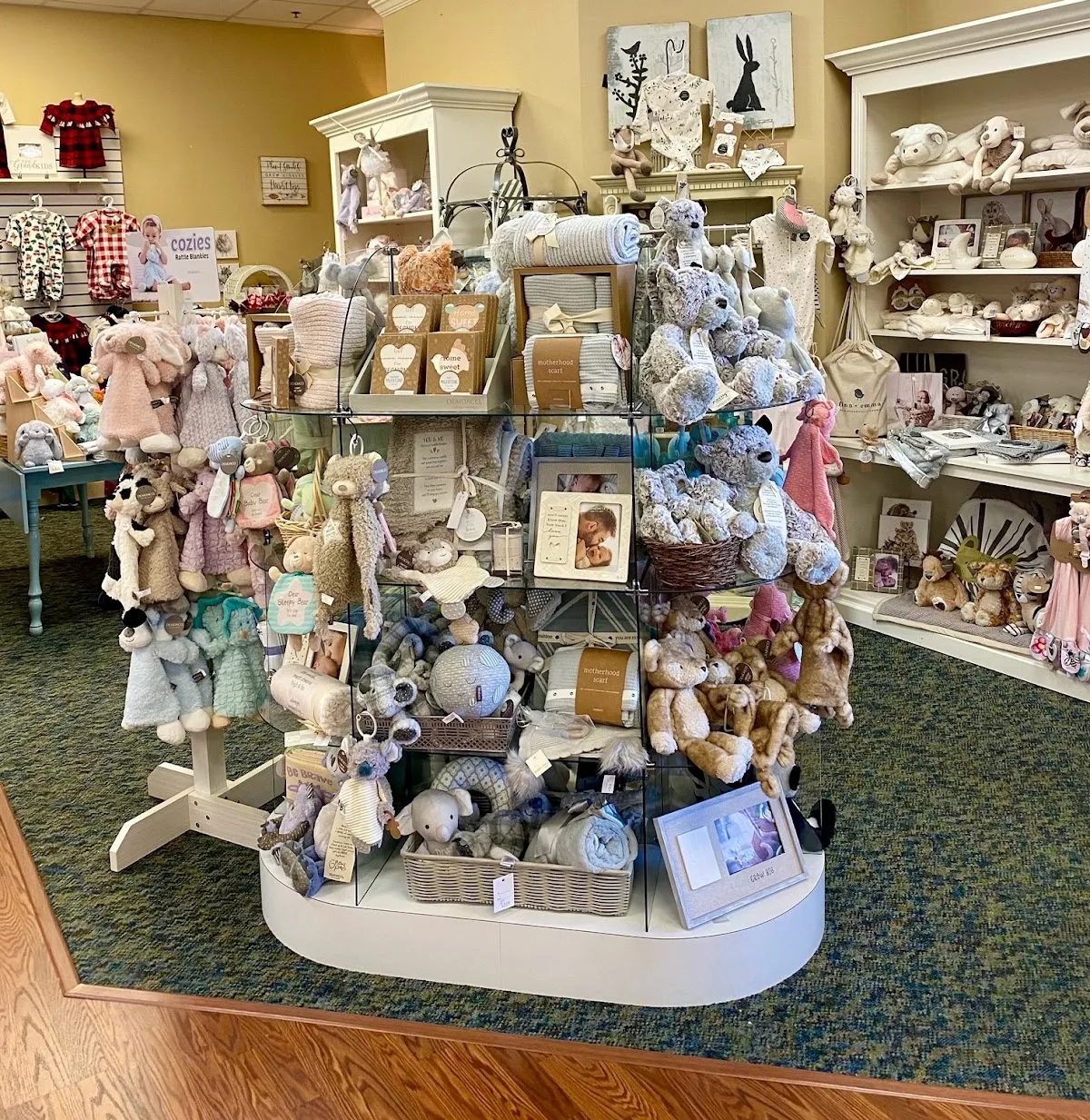 Three Sisters Gifts and Home Accents