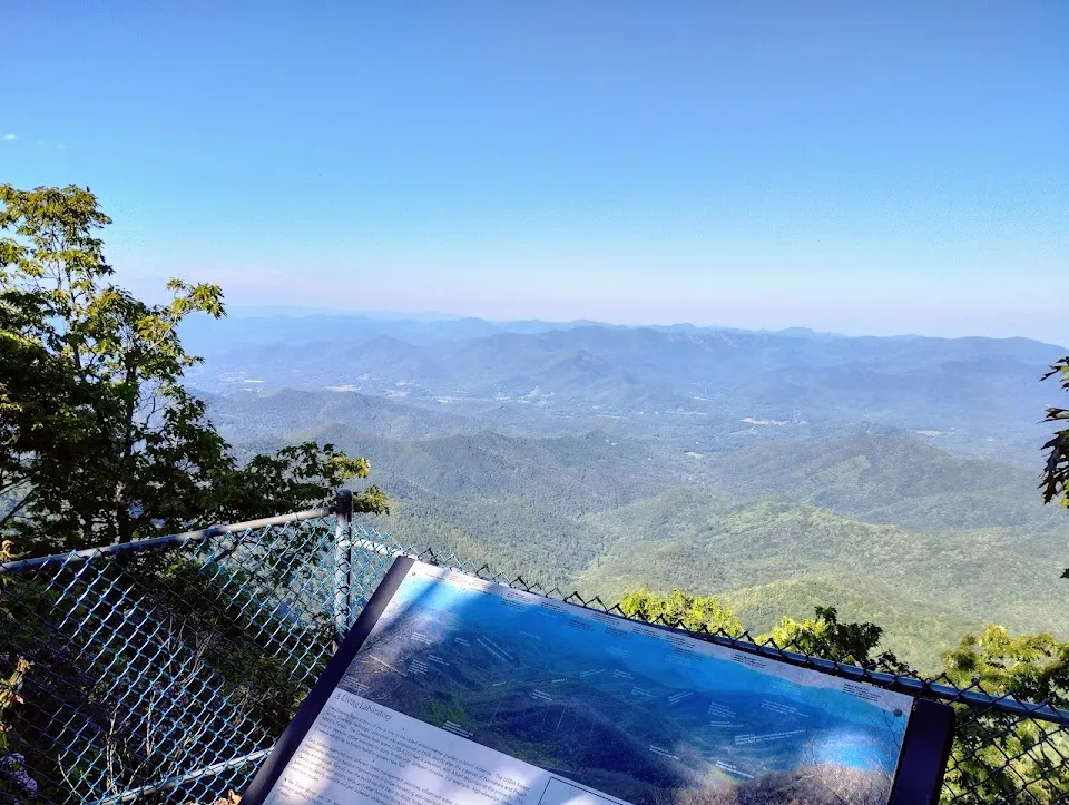 Trail Parking - Albert Mountain Summit via Bear Pen Trail