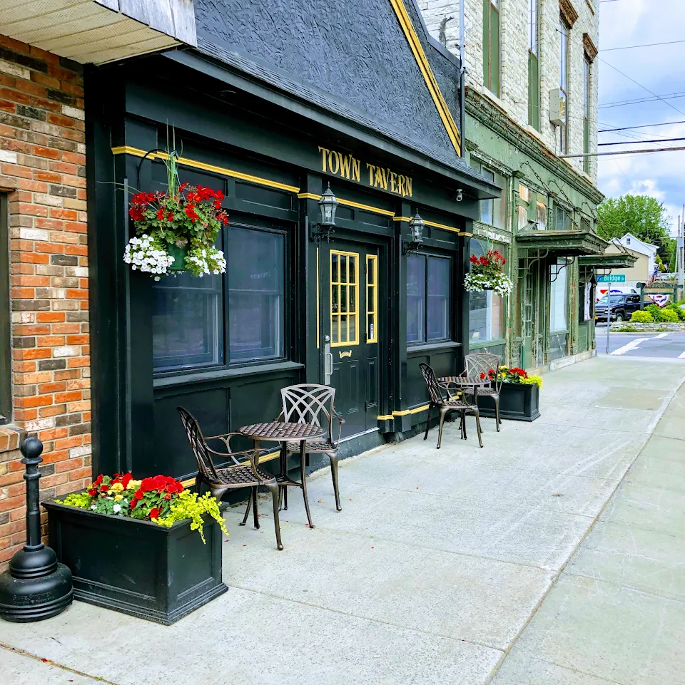 Newport Town Tavern