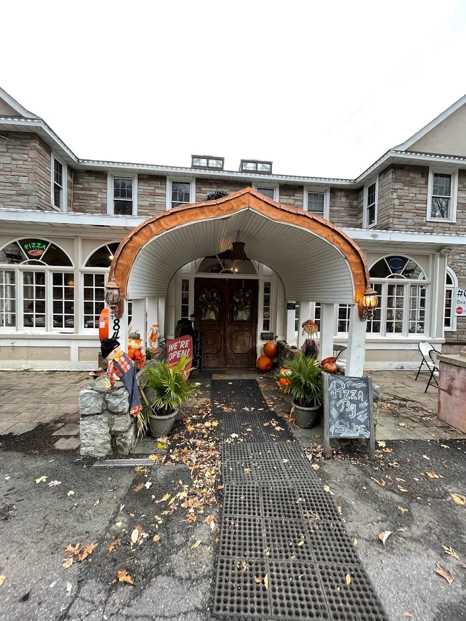 Bear Mountain Pizza & Cafe