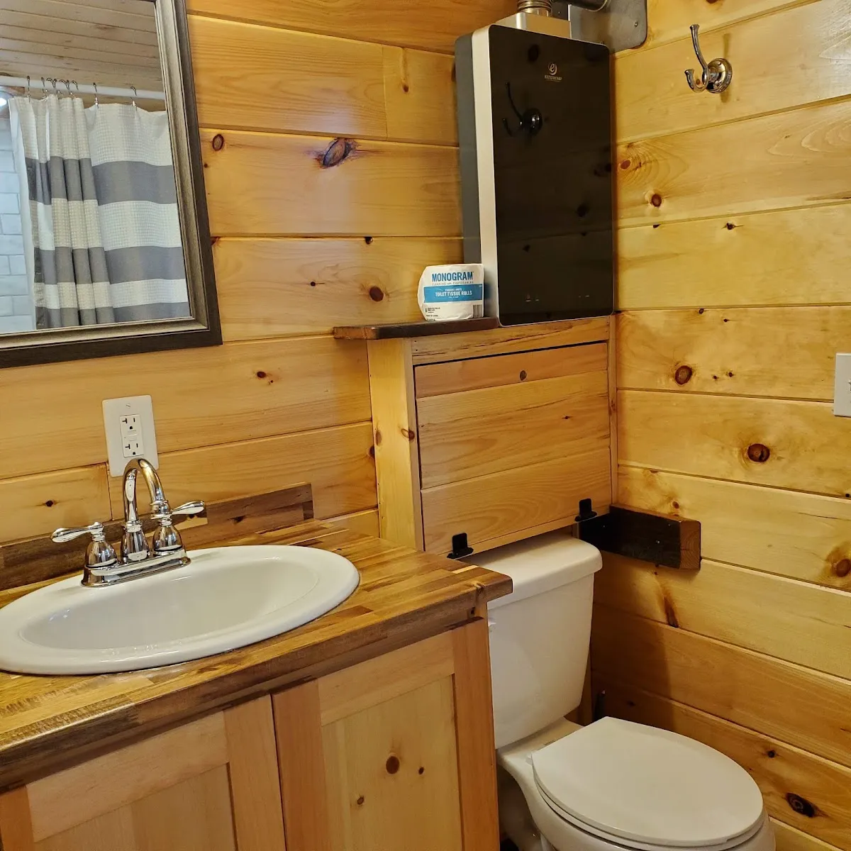 Bleu Canoe Tiny Cabins