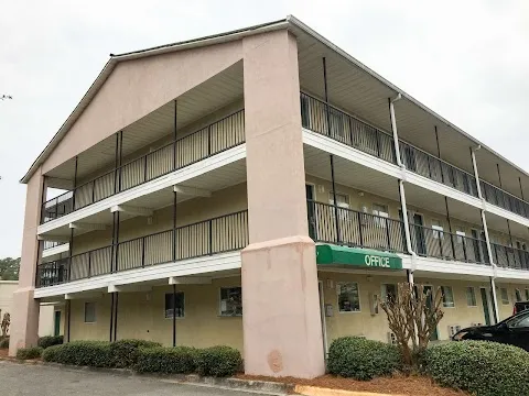 Studio 6 Extended Stay - Savannah, GA