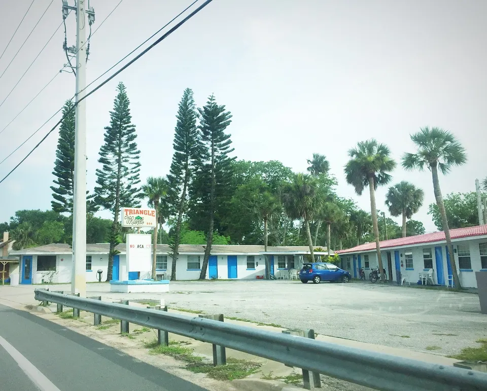Triangle Motel