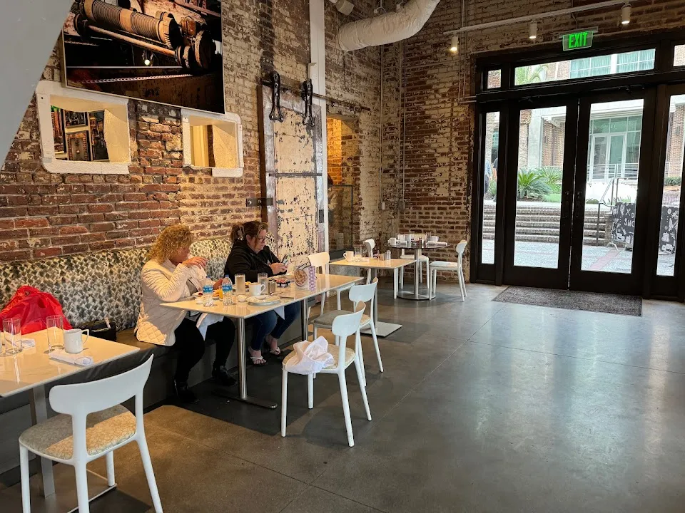 Turbine Market + Cafe