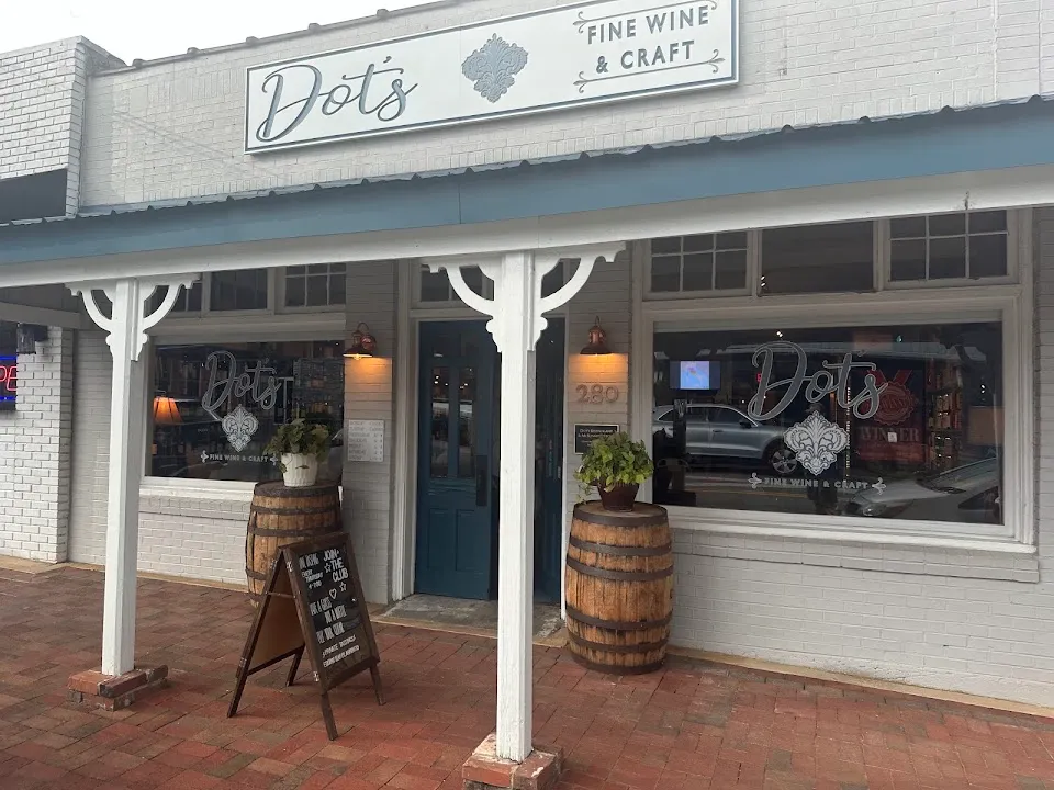 Dot’s Fine Wine and Craft