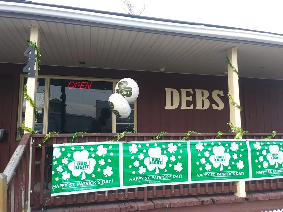 Deb's Bar