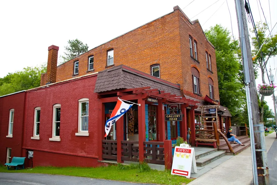 Gallery 3040