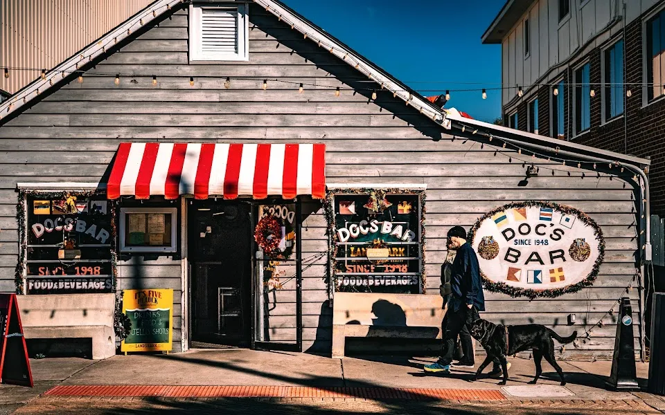 Doc's Bar