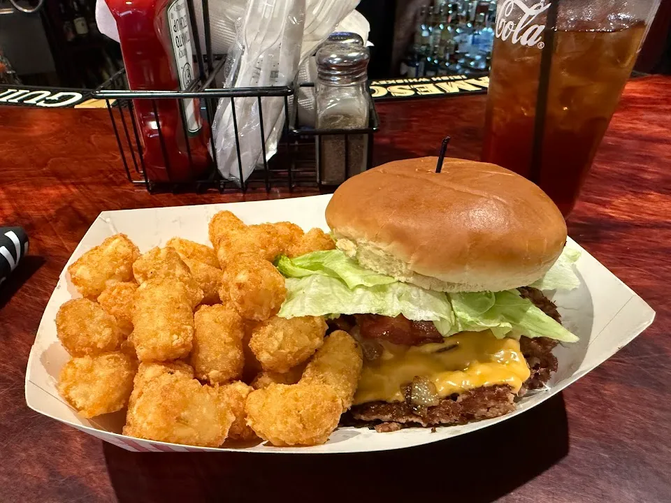 The Knot Burger Pub