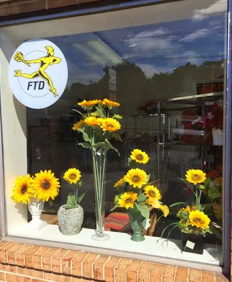 Wood's Flowers and Gifts