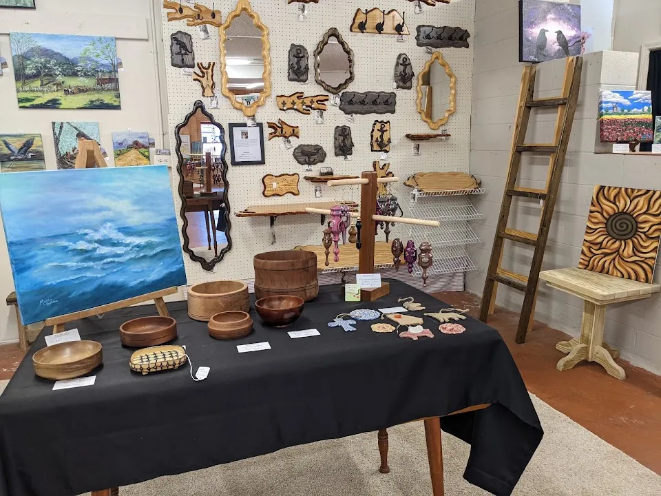 Gallery 441 North in the Heart of Dillard