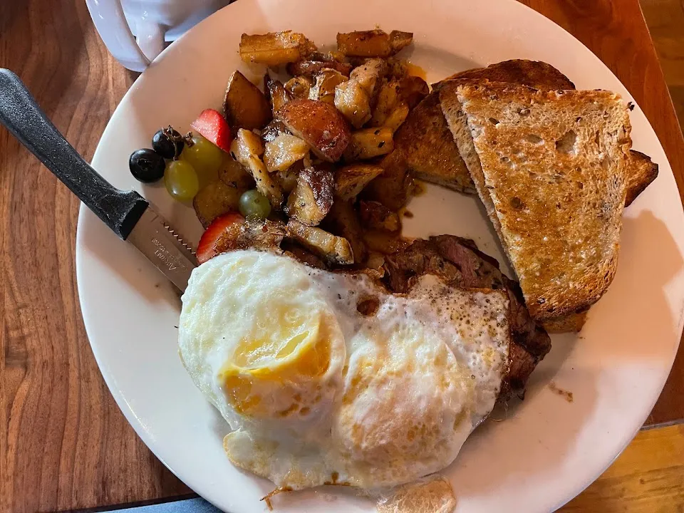 Copperbarn Coffeebar & Eatery