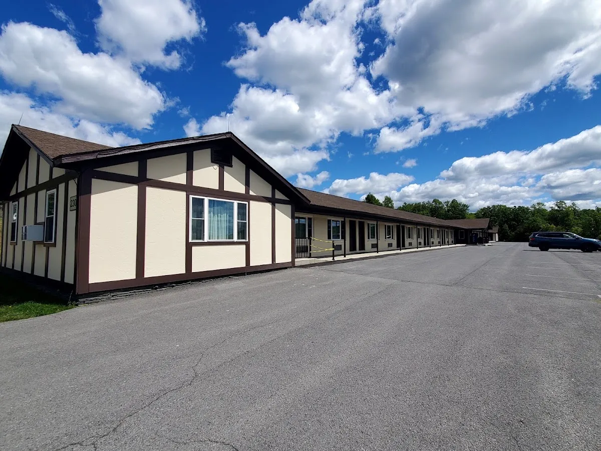 Howe Caverns Motel