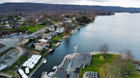 Emerald Point Lakeside Restaurant and Pub