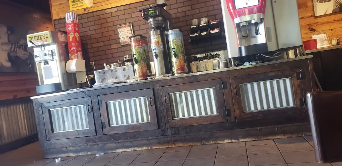 Dickey's Barbecue Pit - Brooksville
