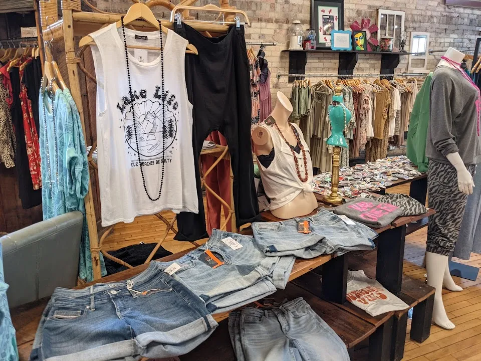 Mäksē Boutique