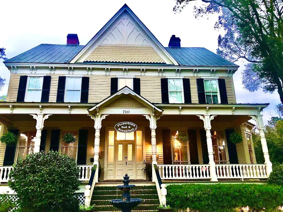 Flowertown Bed & Breakfast 3 Star Hotel