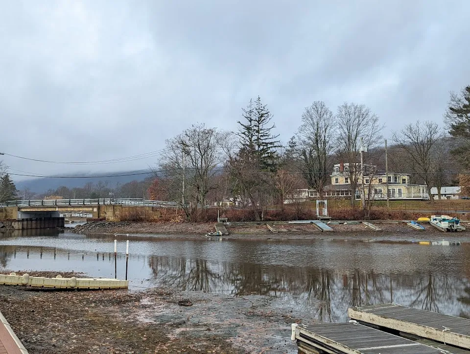 Waterstone Inn