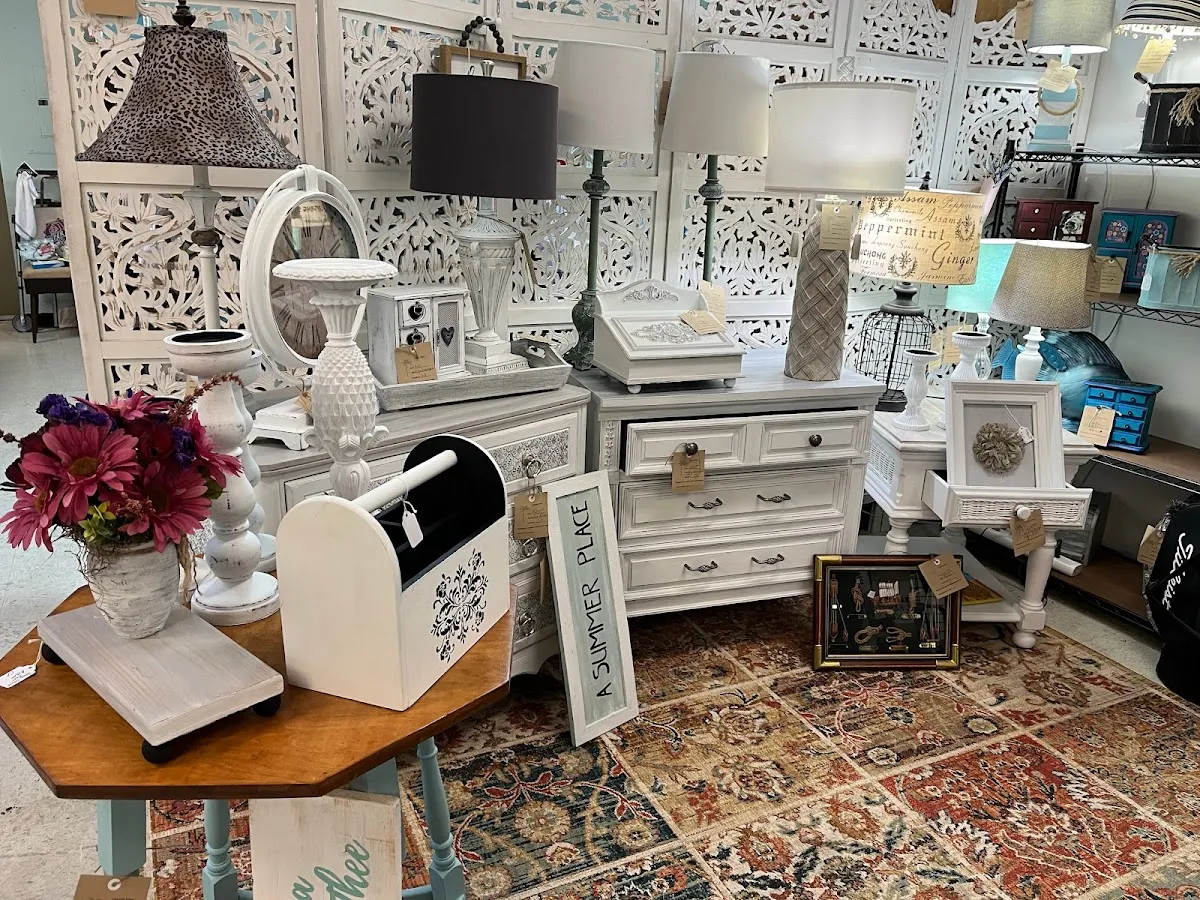 Antiques & Artisans