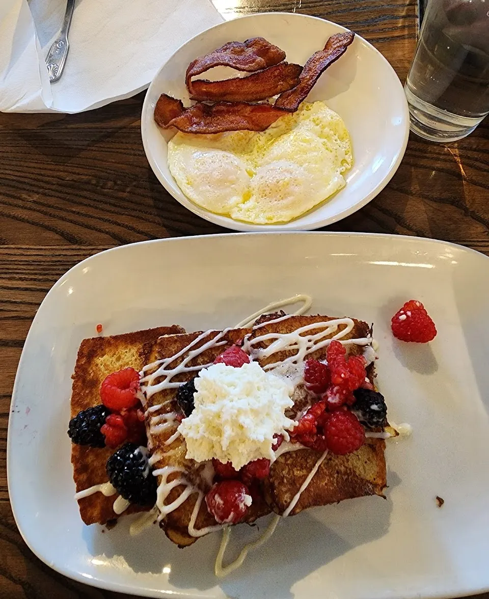 Another Broken Egg Cafe