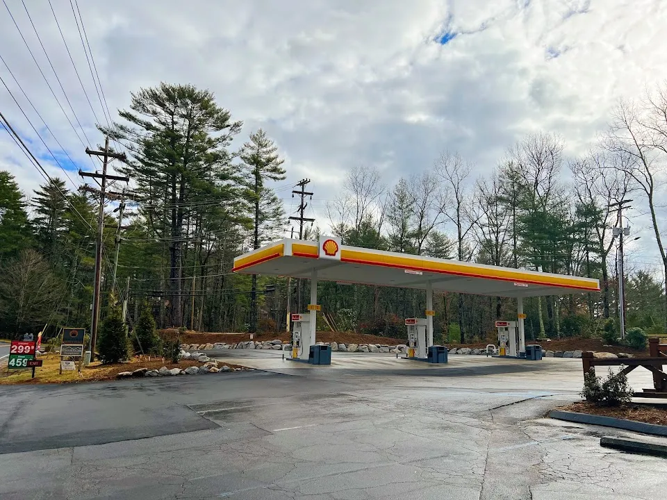 Bear Tracks Market Place Store&Shell