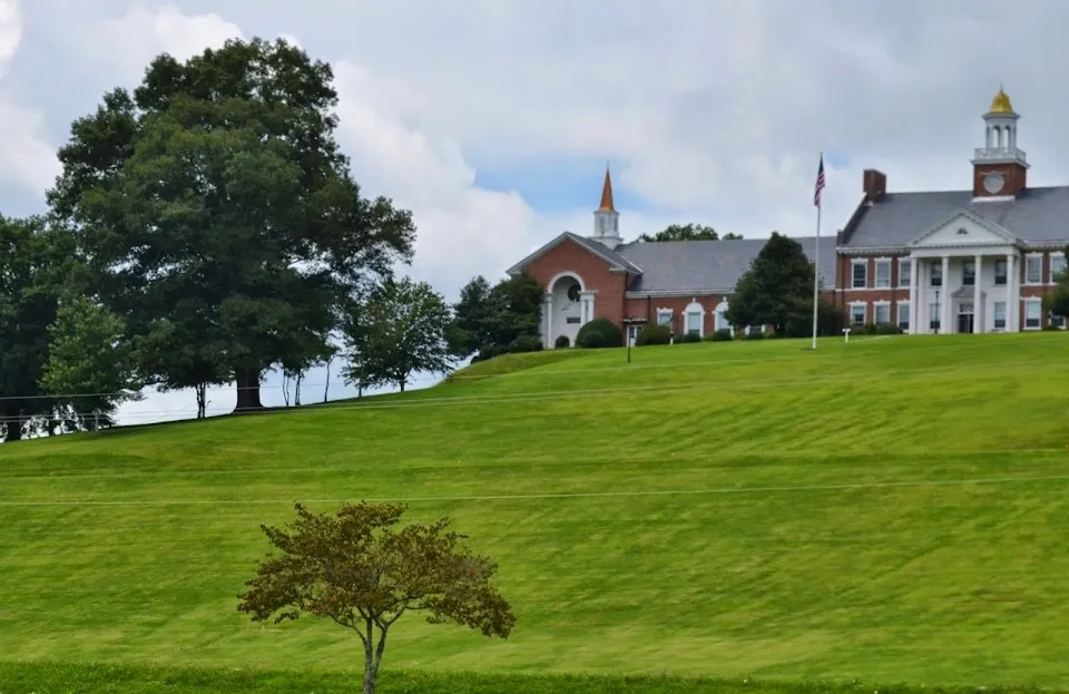 Rabun Gap-Nacoochee School