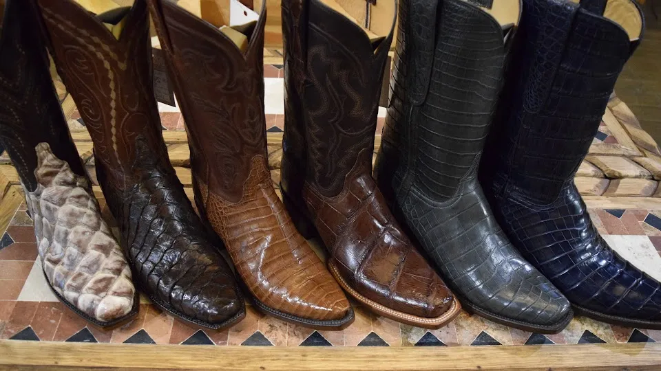 Skip's Boots - Osteen, FL