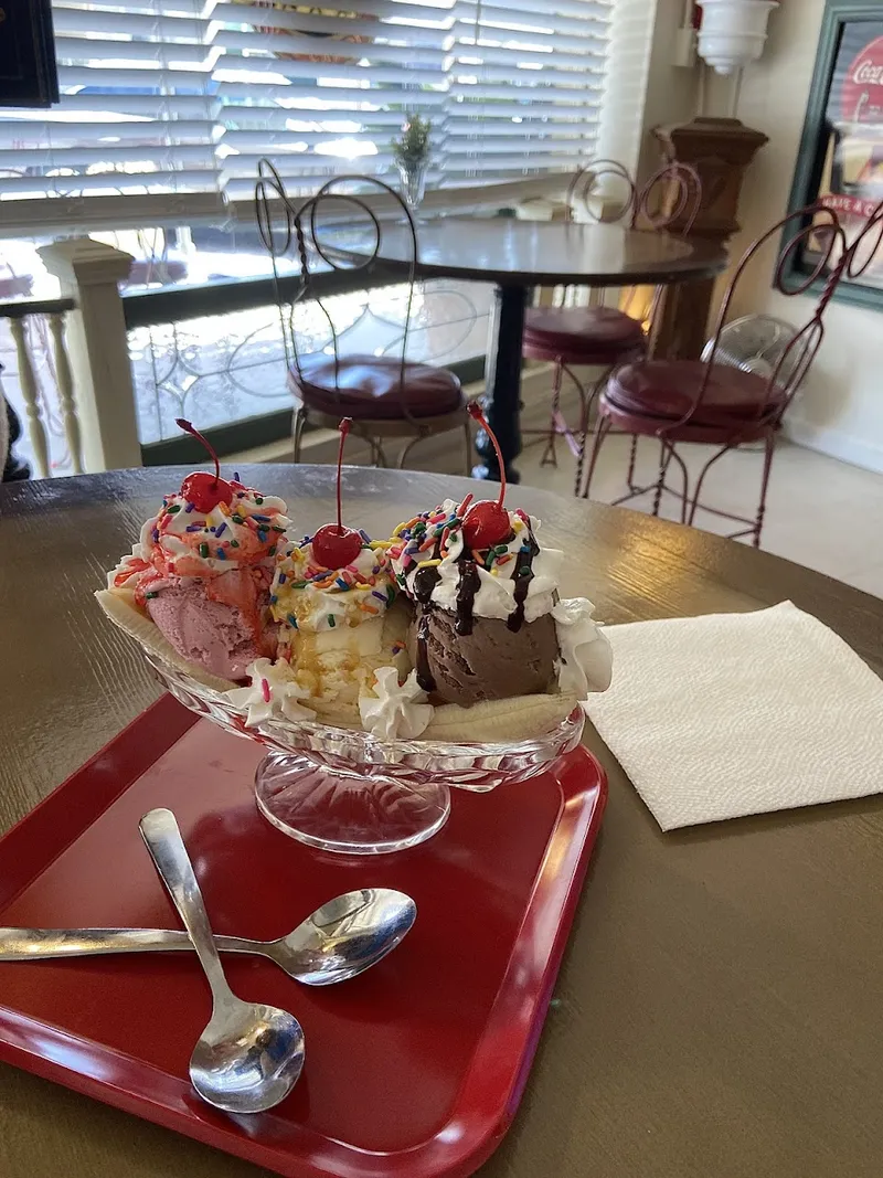 Mike's Old Fashioned Soda Fountain