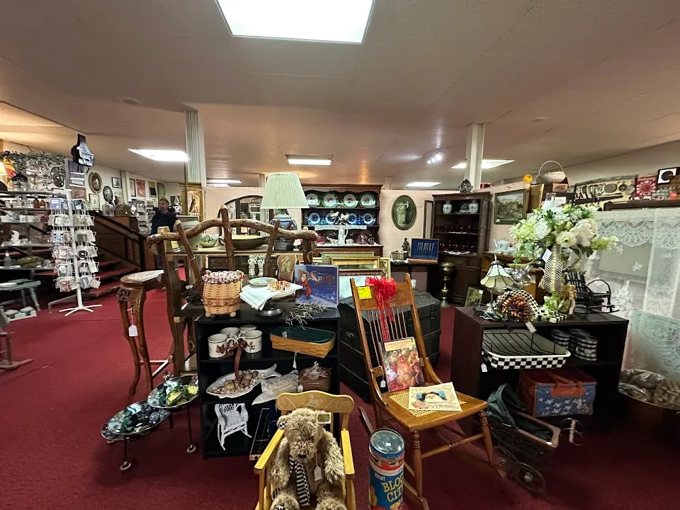 Zephyr Antiques