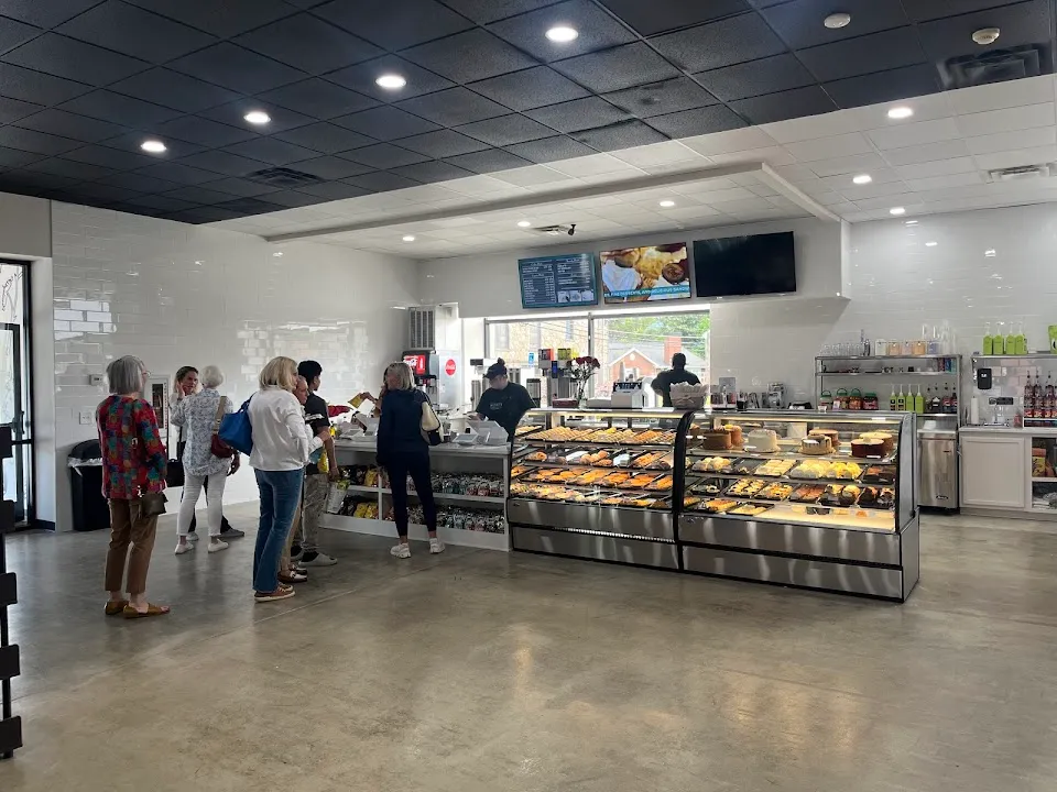 Henri's Bakery & Deli | Clayton and South Main Market