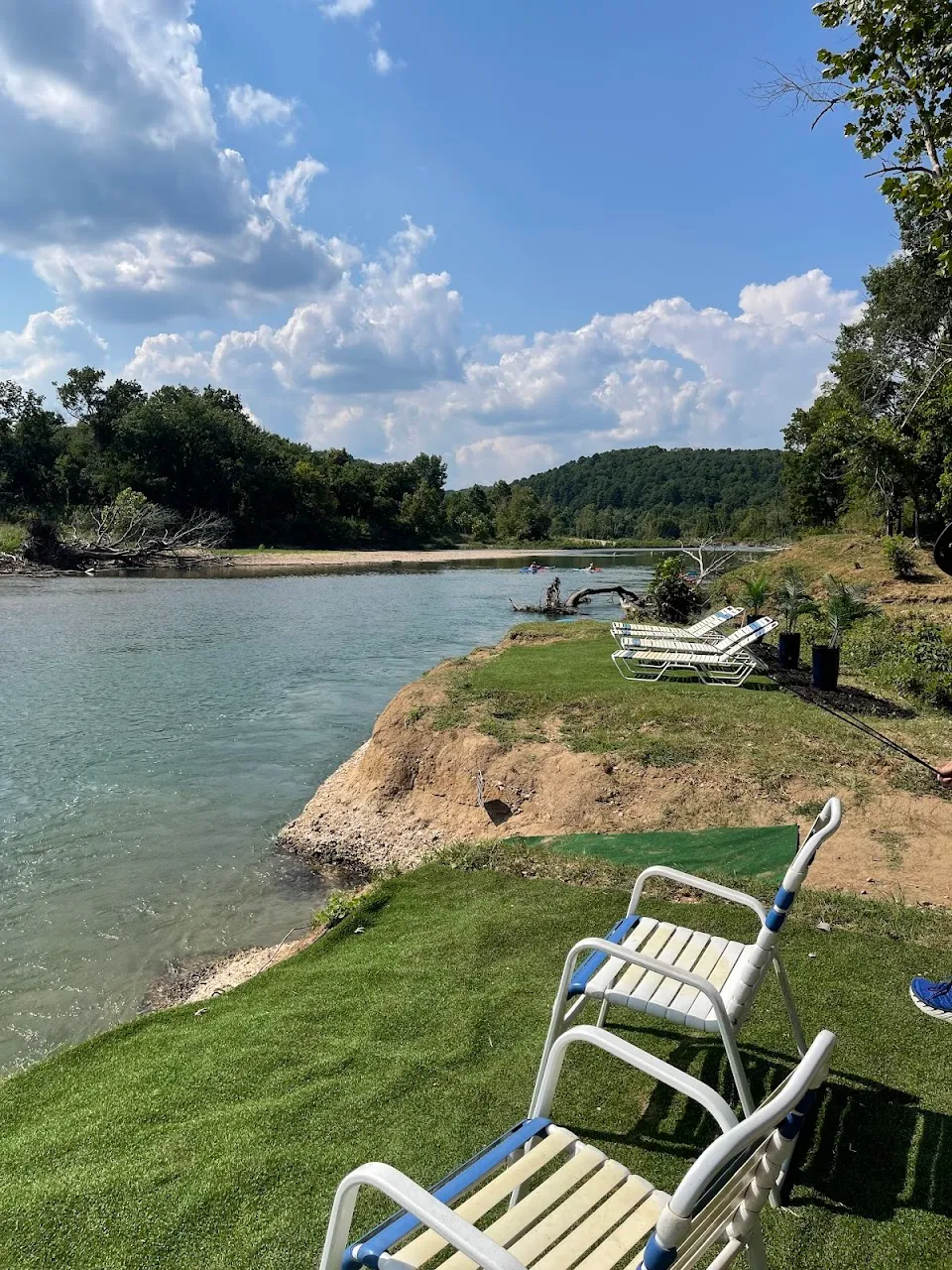 Chillinois River Resort
