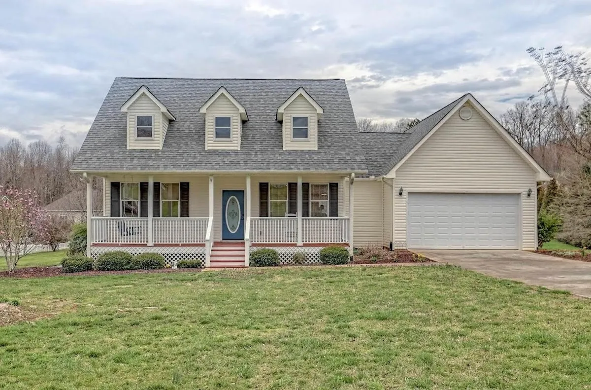 Angelia Kiker, Realtor - Century 21 Community Realty