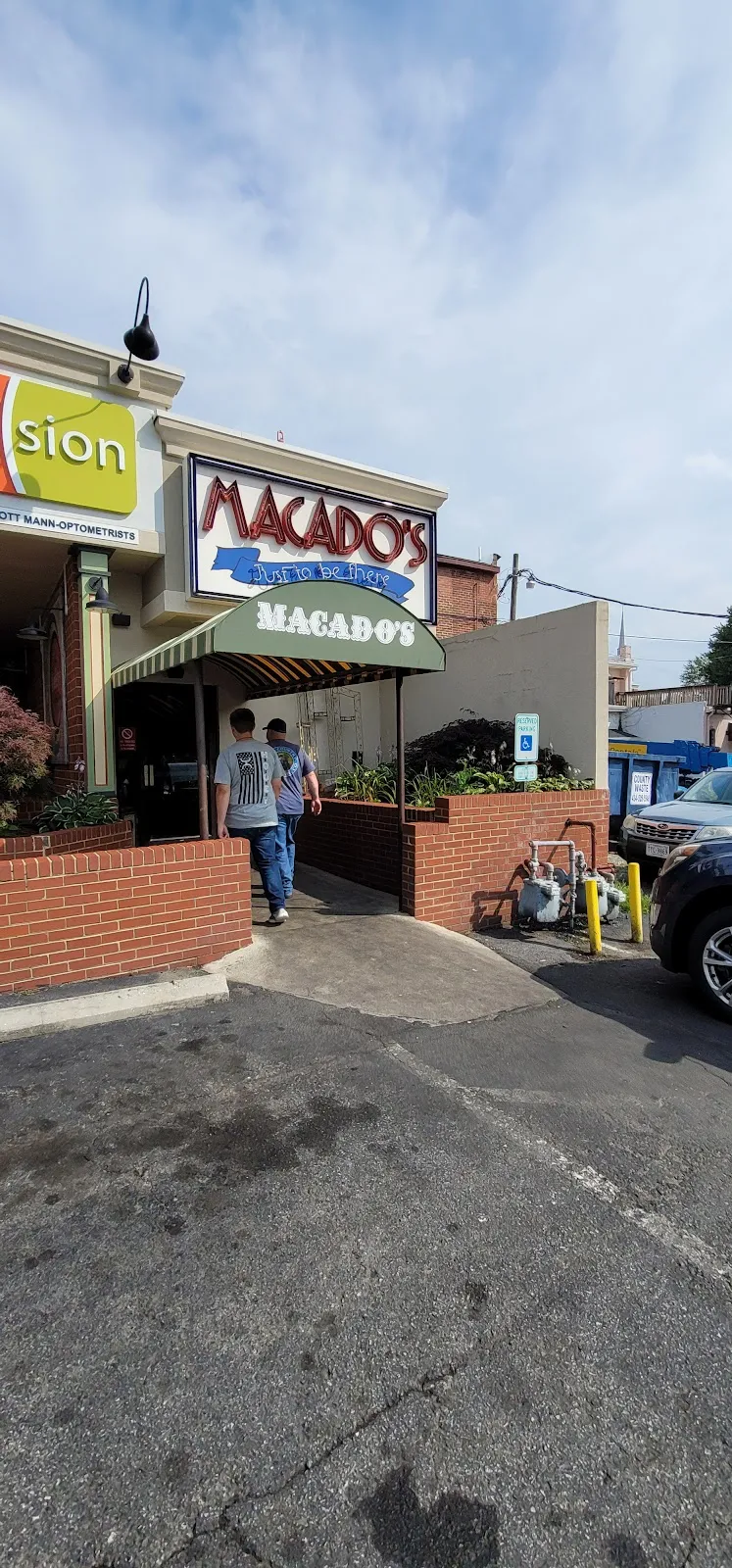 Macado's