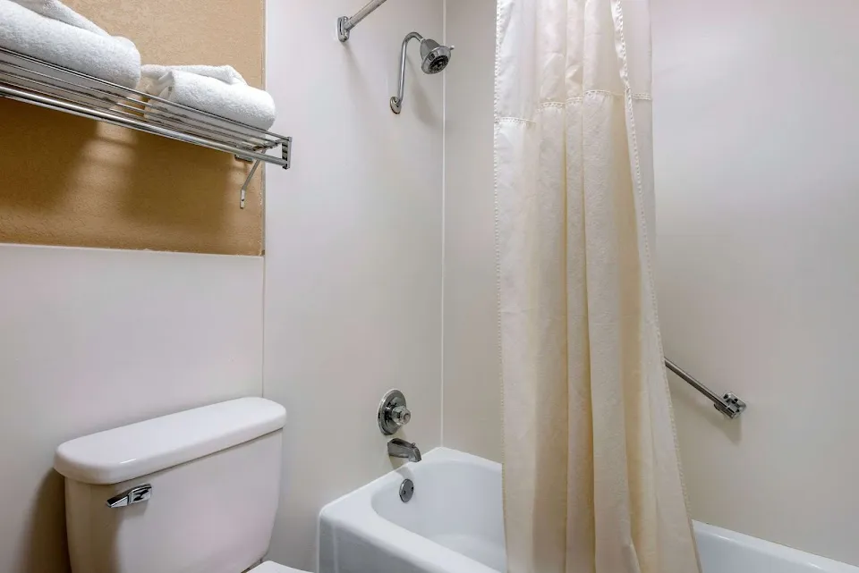 Quality Inn & Suites Brooksville I-75