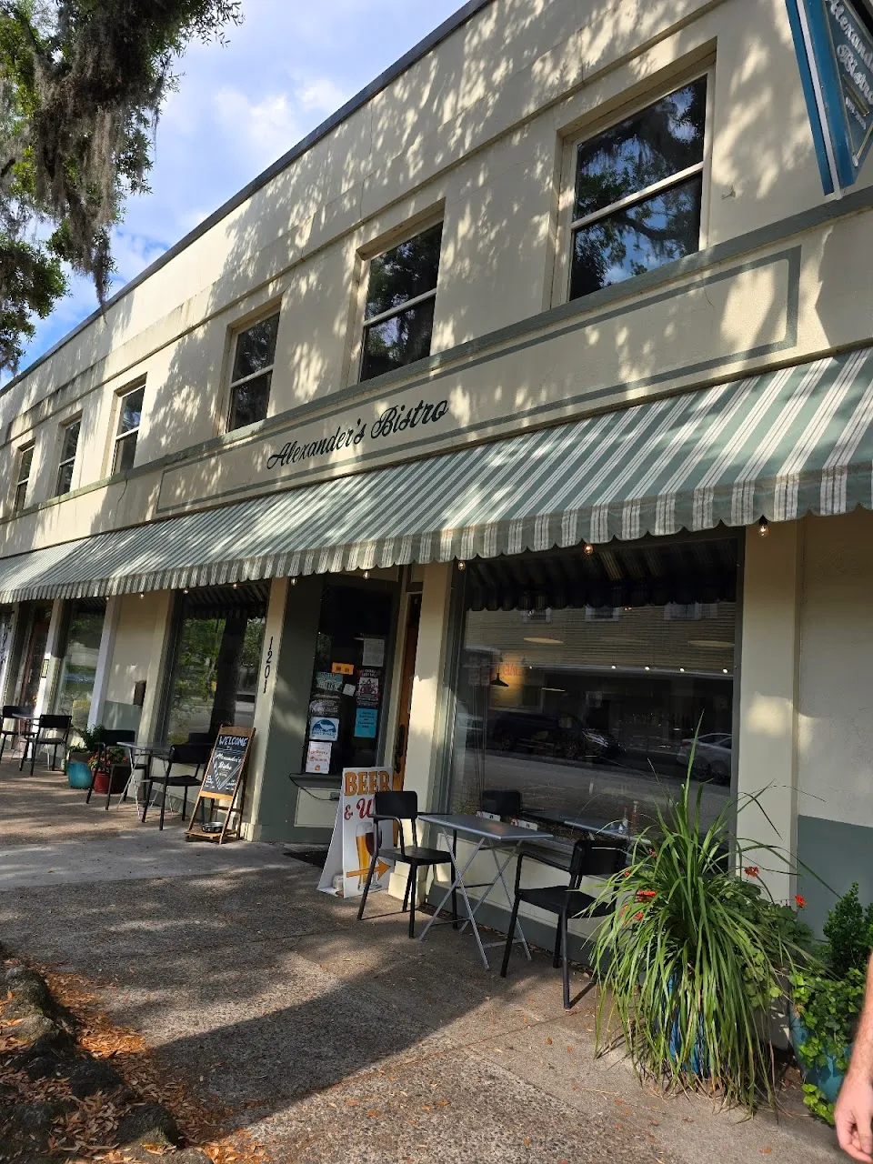 Alexander’s Bistro