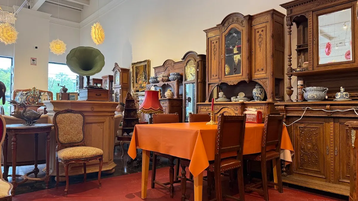 Antique & Caffe