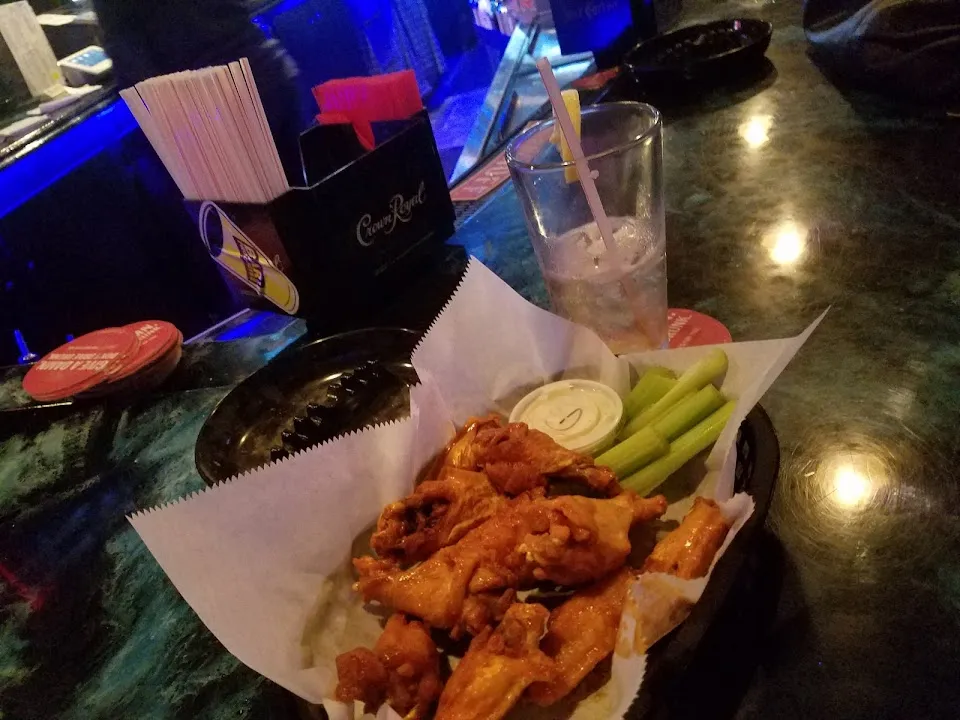 Aqua Bar & Grill
